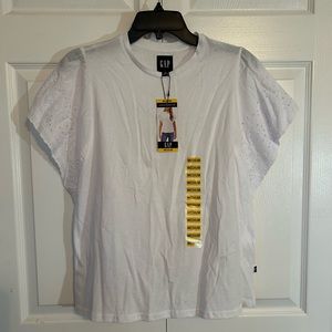 NWT - GAP Women’s White Eyelet Sleeve Top